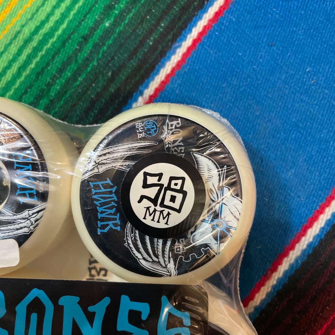 BONES HAWK TATTOO 58MM スケボーウィール