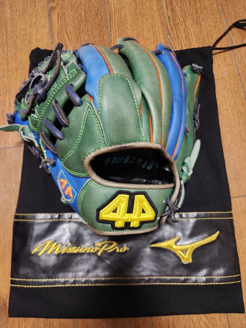 44 フォーティーフォー　オーダーグローブ　軟式　内野手　左投げ用　即戦力！