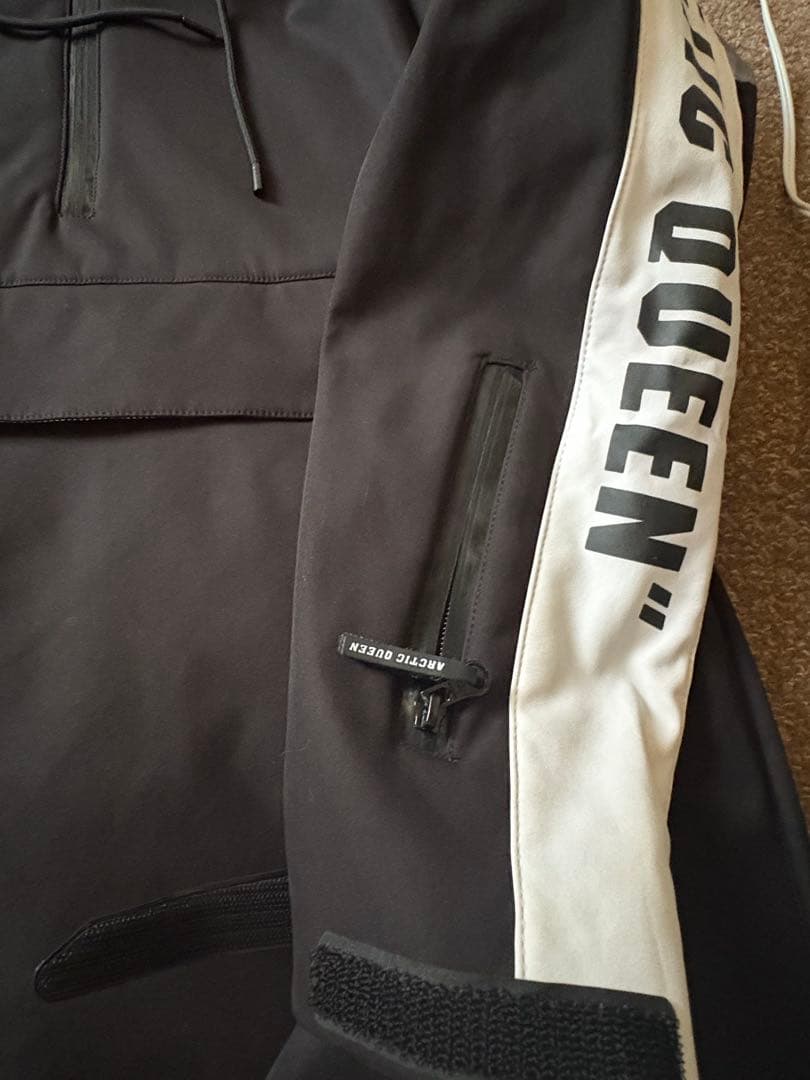 サイズXS ARCTIC QUEEN上下　おまけ付き