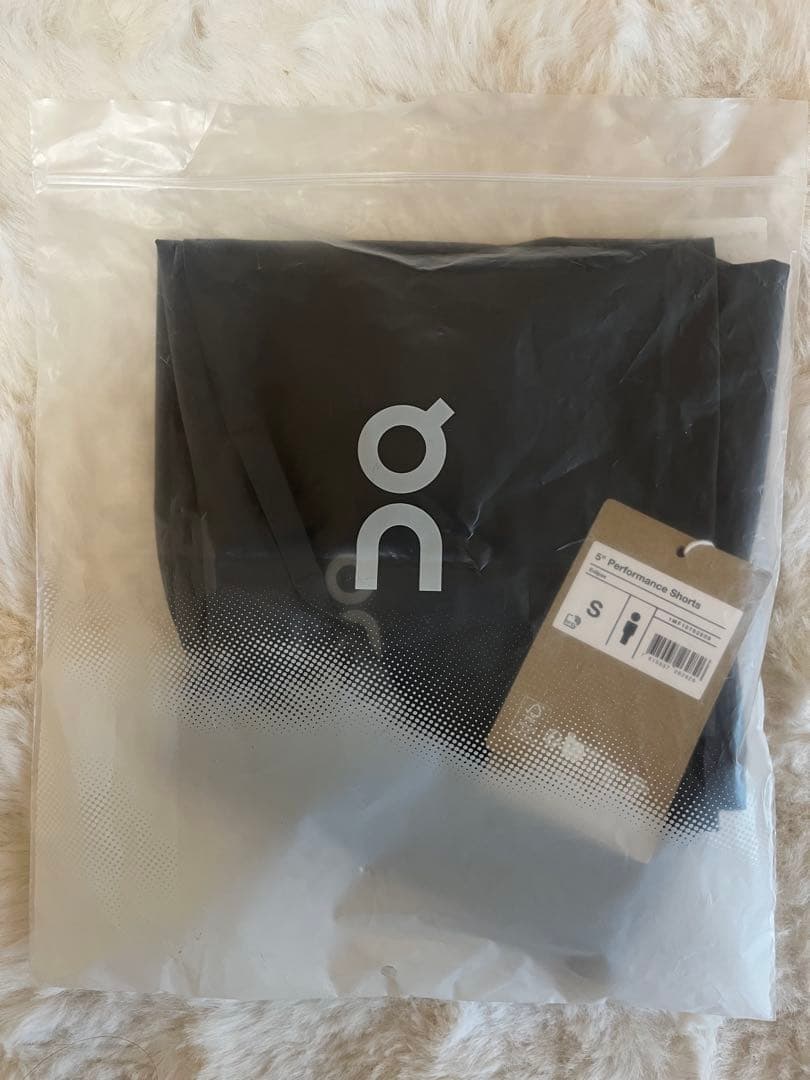 【新品】ON Performance Shorts 5インチ