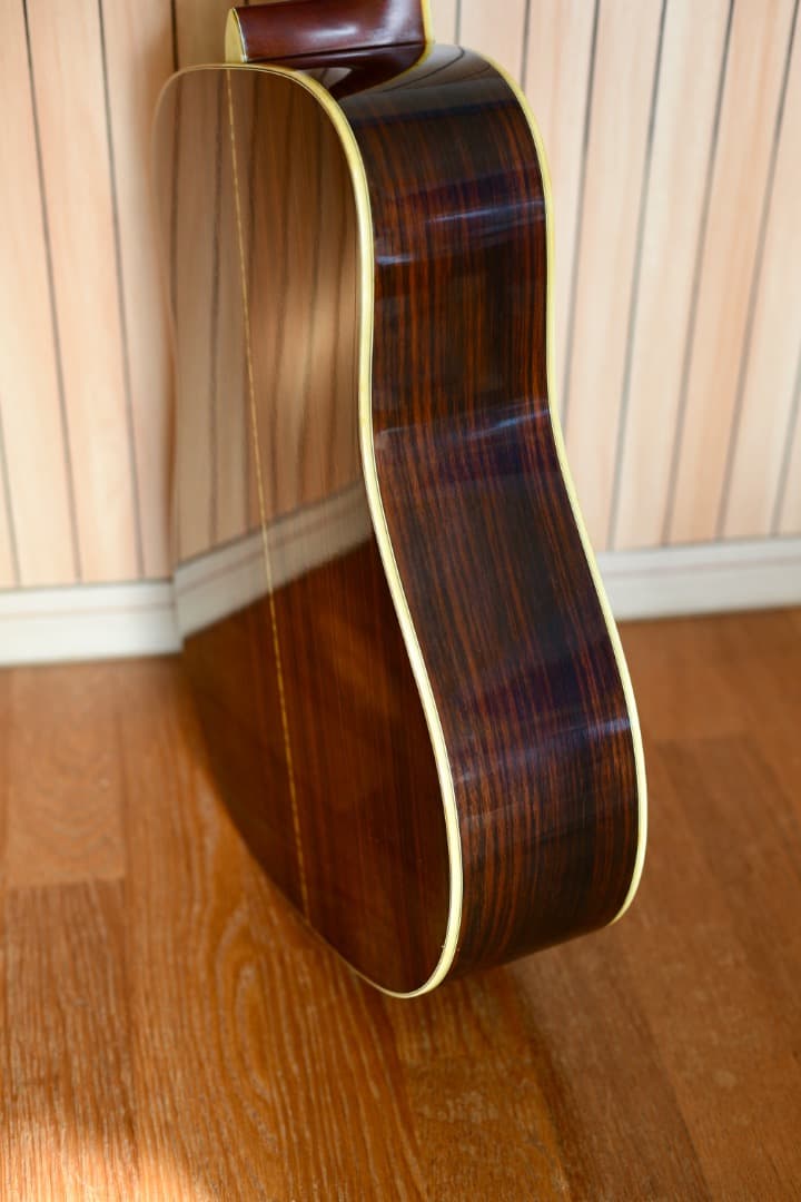 Morris　W-30　モーリスアコースティックギター　ケース付き