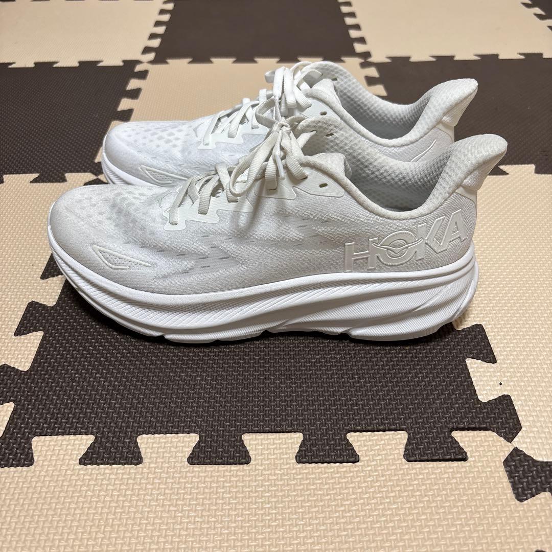 ホカオネオネ　HOKA ONEONE クリフトン９　27cm