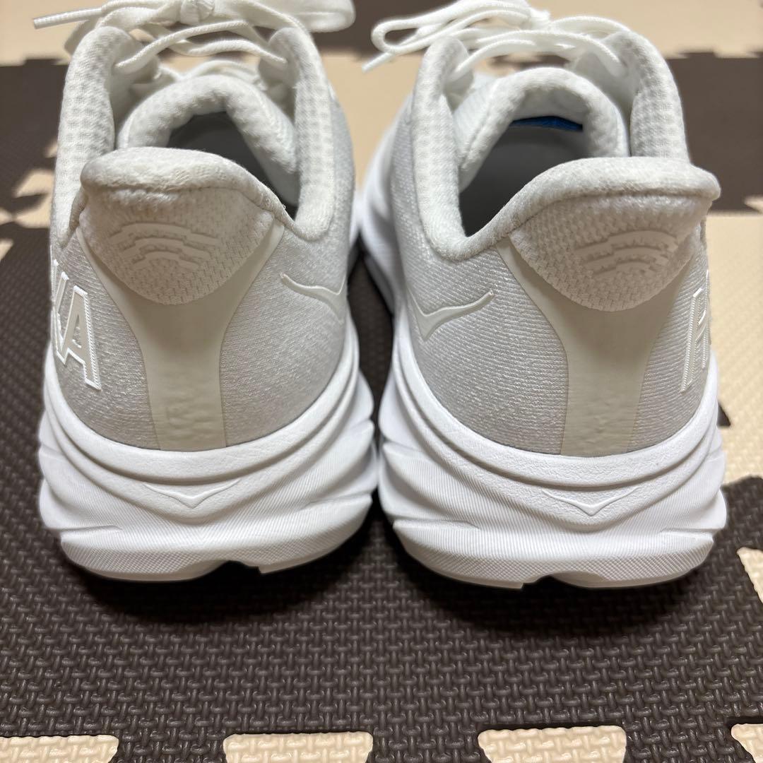 ホカオネオネ　HOKA ONEONE クリフトン９　27cm