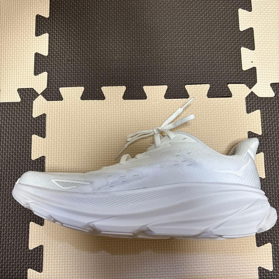 ホカオネオネ　HOKA ONEONE クリフトン９　27cm