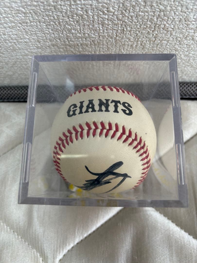 GIANTS 巨人　吉川尚輝　選手　サイン入りボール