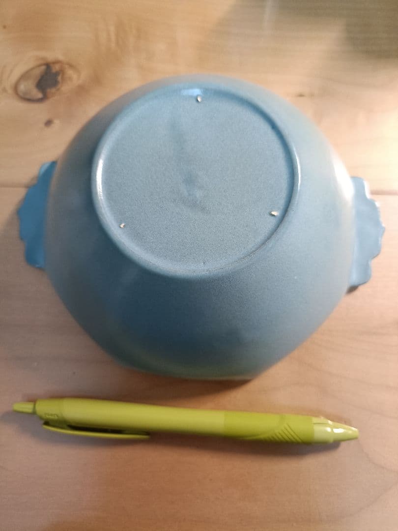 青磁　耳付き淡い青色八角形陶器ボウル