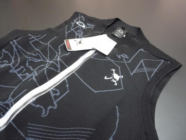 新品 OAKLEY オークリー ジップベスト