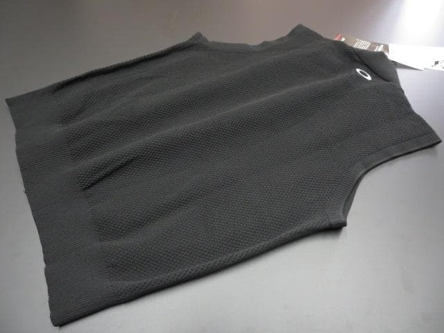 新品 OAKLEY オークリー ジップベスト