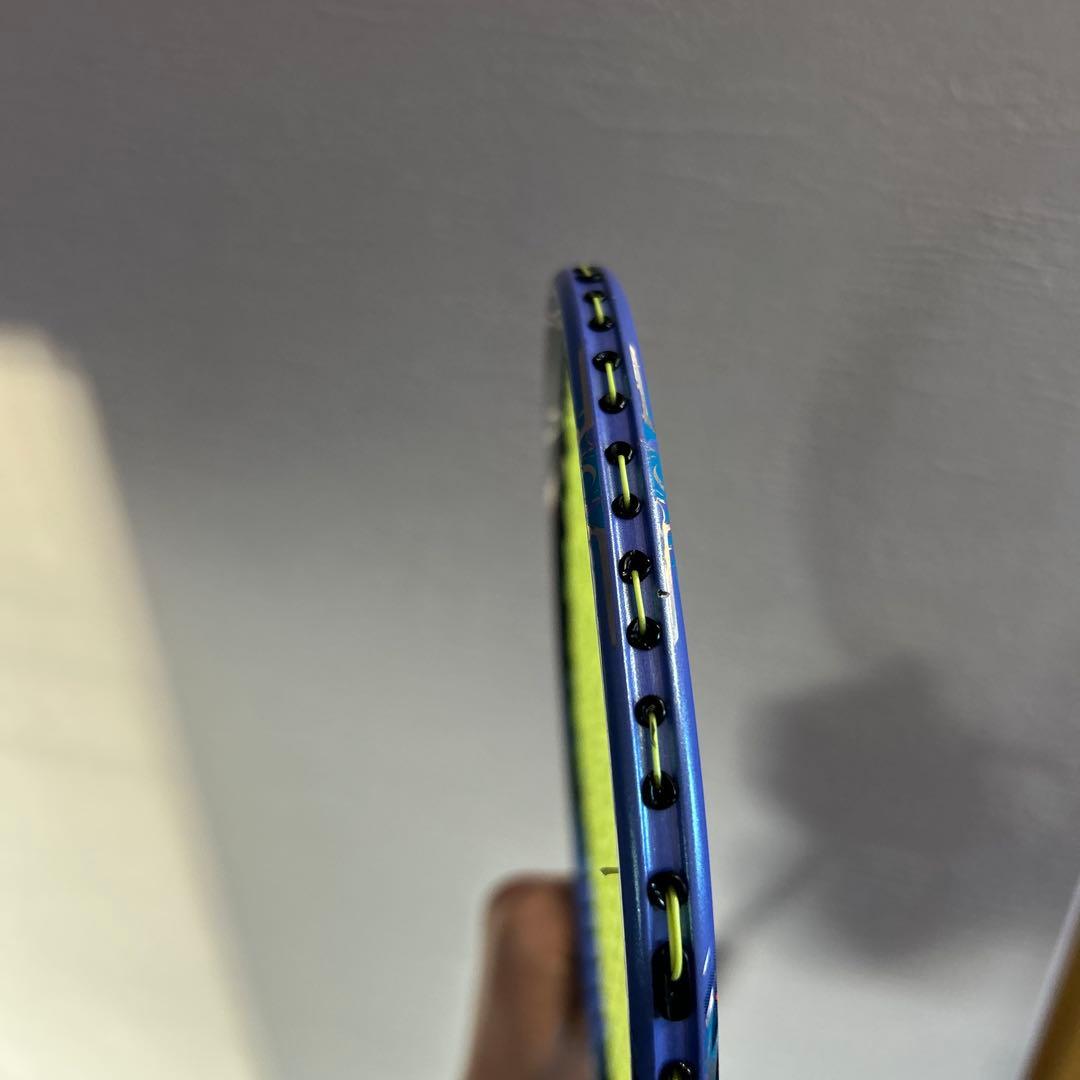 リーニンバドミントンラケット4UG5