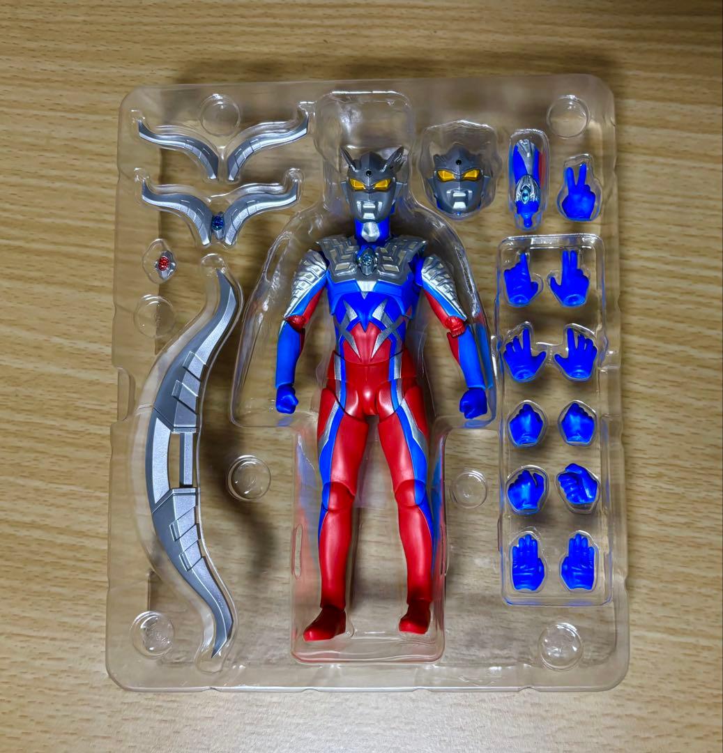 て*は様 s.h.figuarts ウルトラマンゼロ