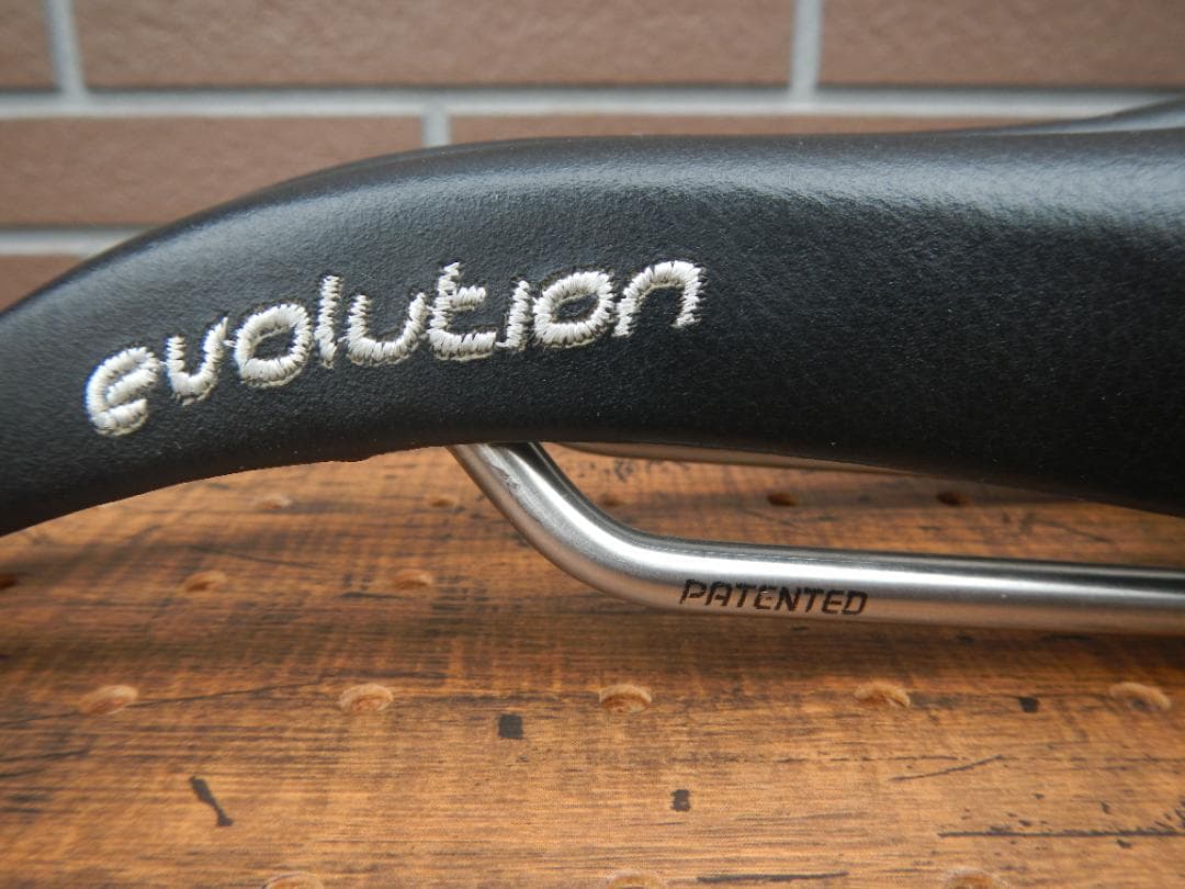 SELLE SMP EVOLUTION サドル エボリューション ピスト