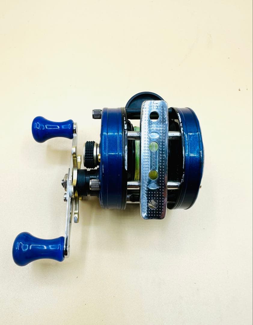 アブガルシア Ambassadeur 4601C DFL IAR（左ハンドル）青