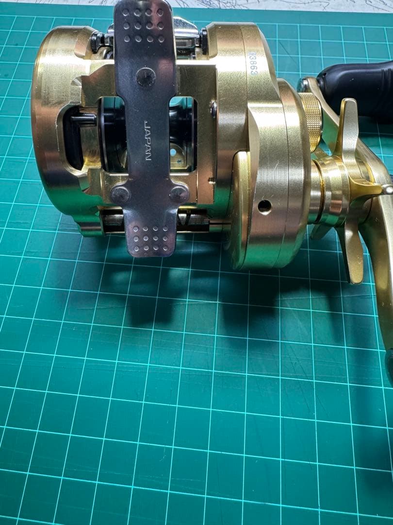 【メンテナンス済】シマノ(SHIMANO) 18 カルカッタコンクエスト300