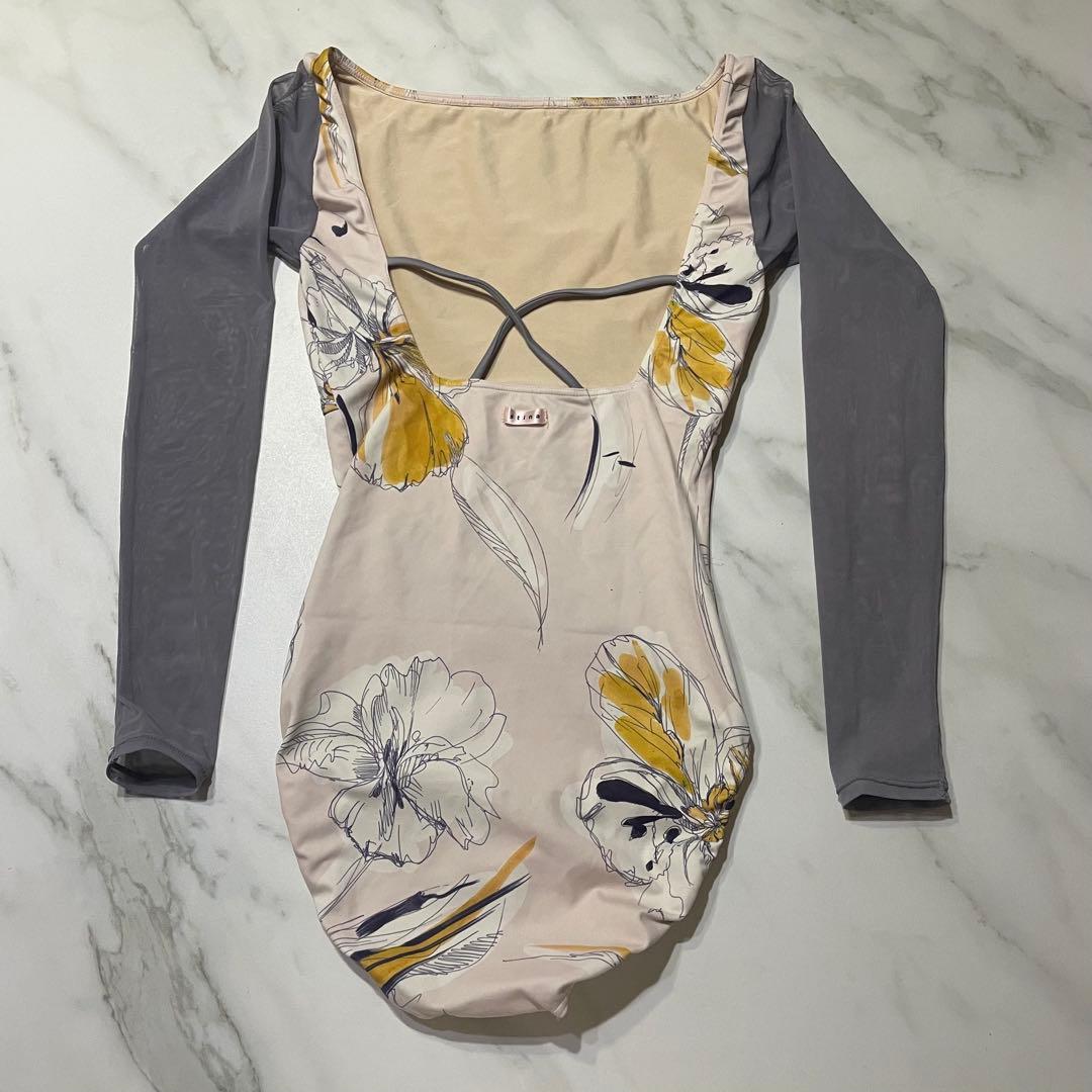 【超美品】stina♡長袖レオタードM