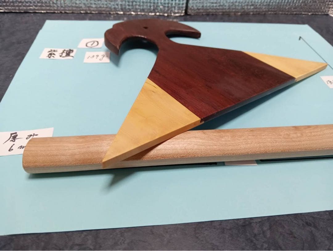 〔1〕薩摩琵琶用 撥・紫檀 黄楊（27.5cm）