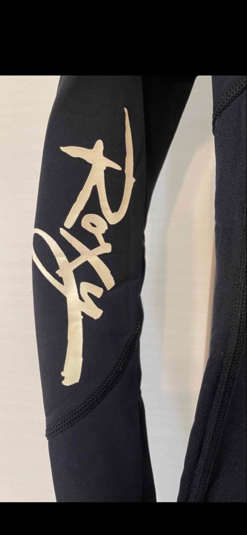 Roxy フルスーツ 黒色 ハートロゴ