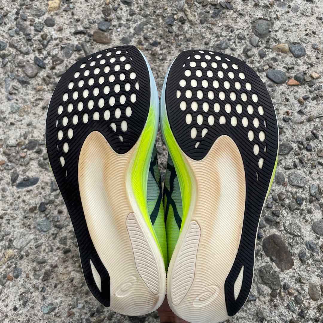 asicsメタスピードエッジ＋ 25cm