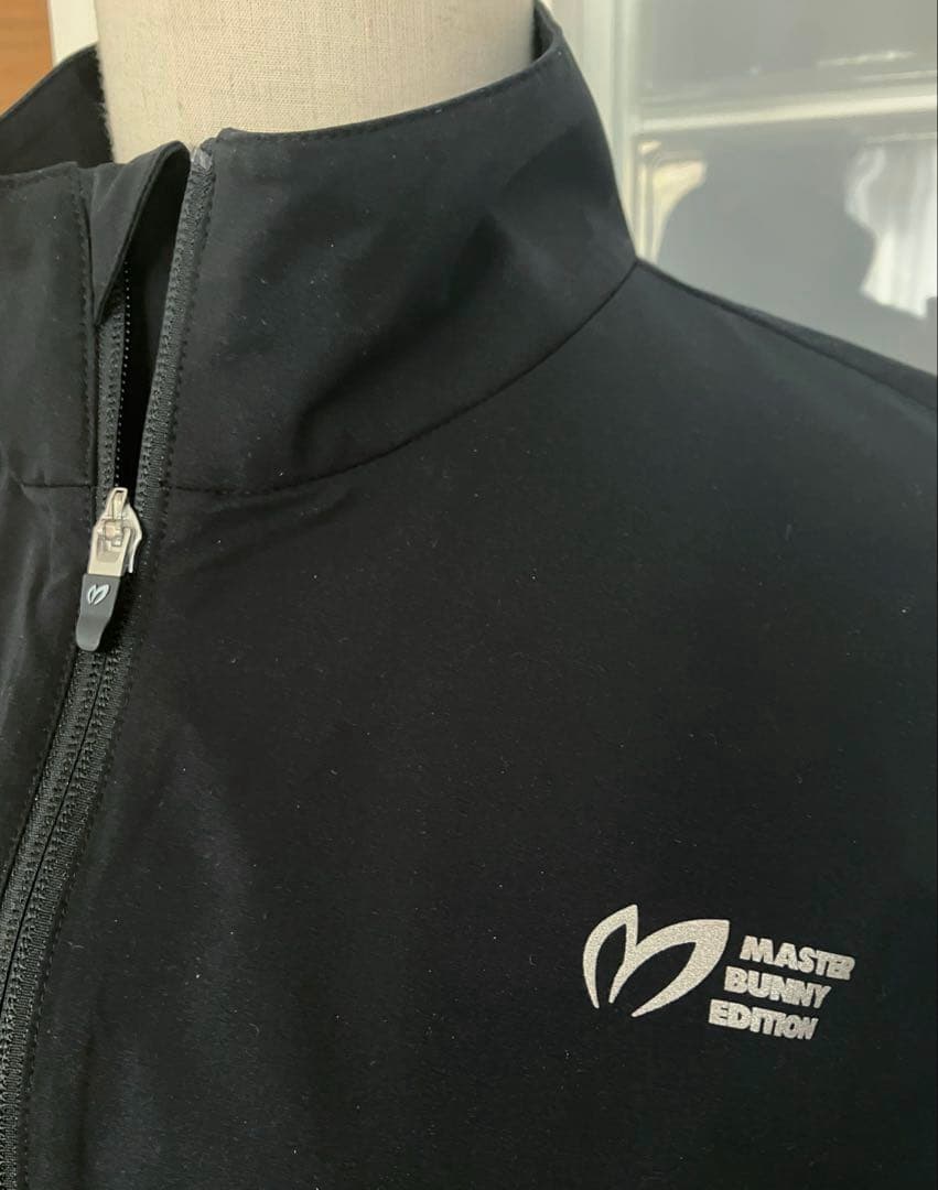 ⭐️美品⭐️マスターバニー　ジップアップジャケット　バックロゴ　撥水　黒