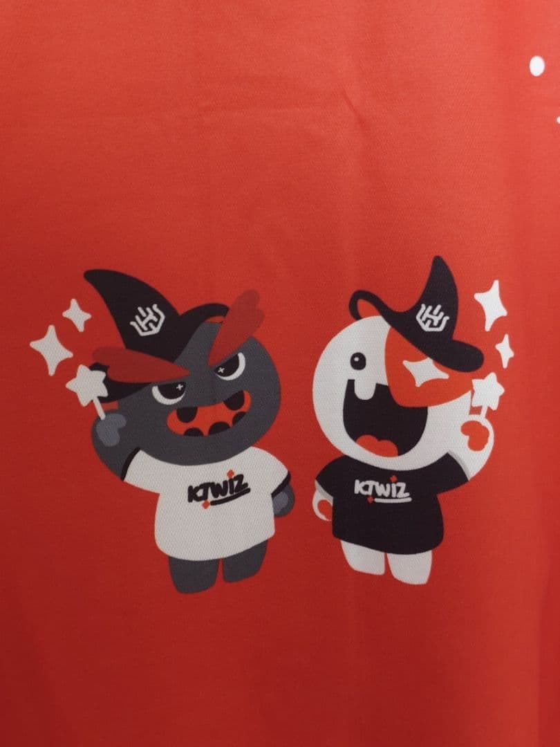 KTウィズ ユニフォーム M 韓国プロ野球 ウェア 赤 レッド グッズ KBO