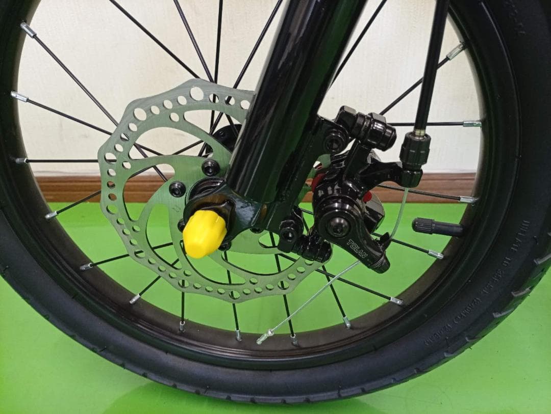 値下げ中【新品未使用】子供自転車 16インチ ペダル脱着仕様 RED