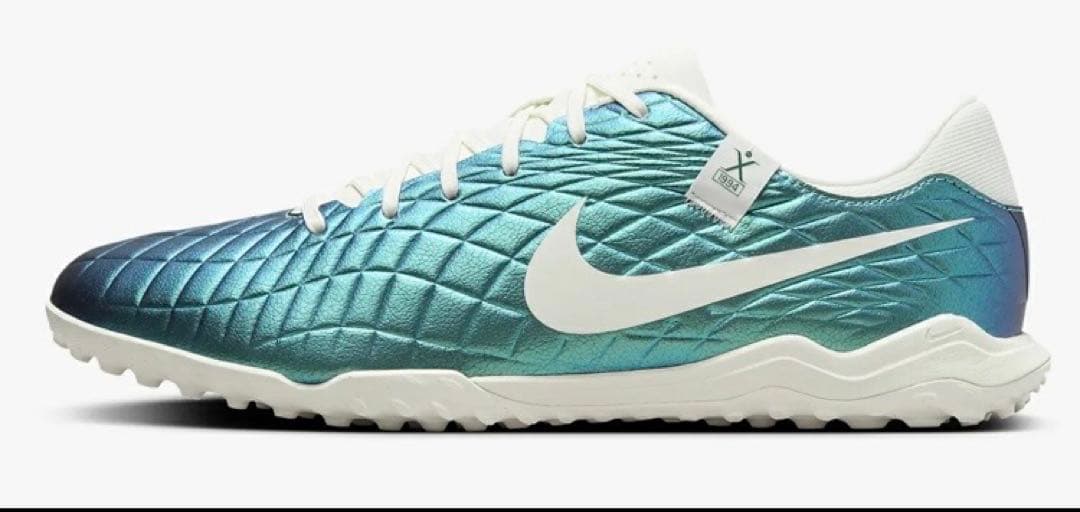◇新品未使用品　NIKE サッカートレーニングシューズ　28センチ　送料込み