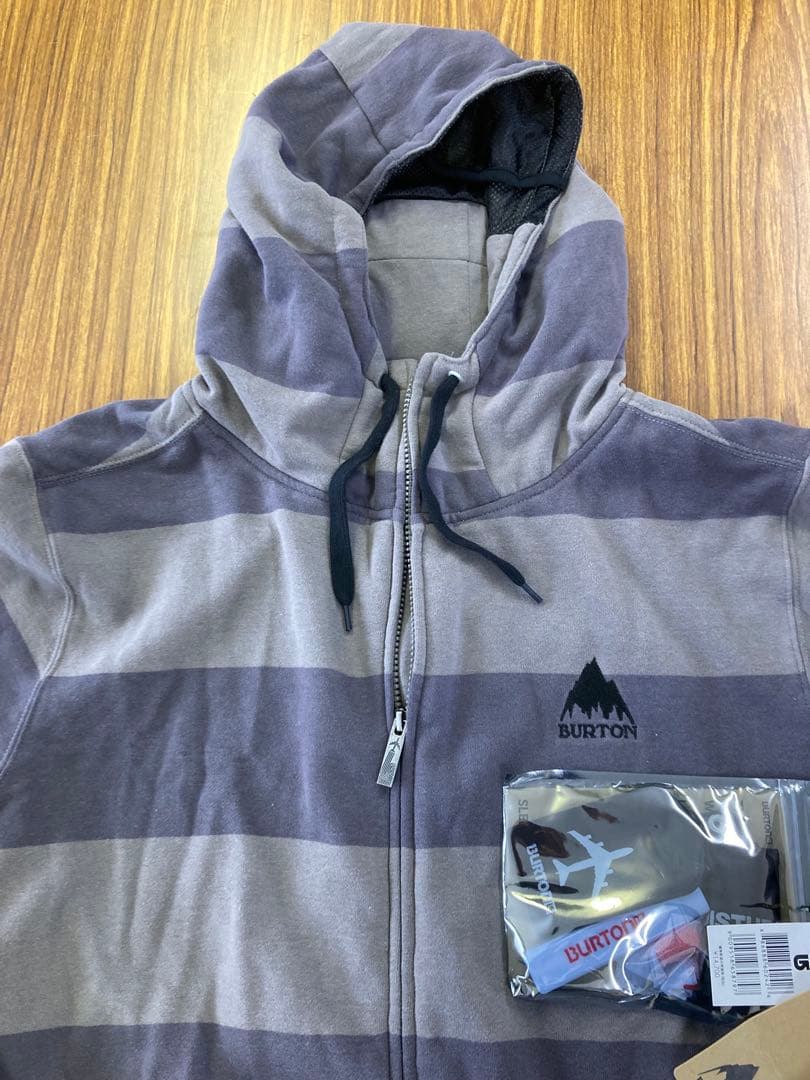 新品 burton バートン パーカー XLサイズ アパレル