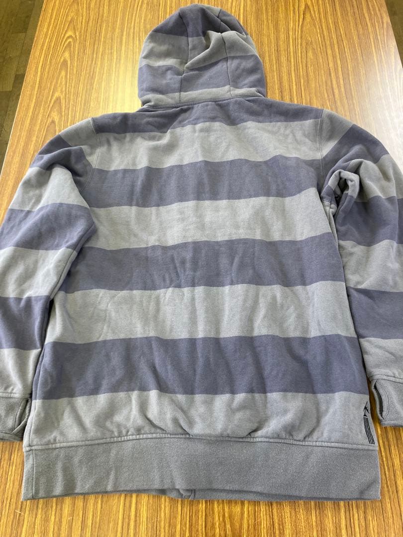 新品 burton バートン パーカー XLサイズ アパレル