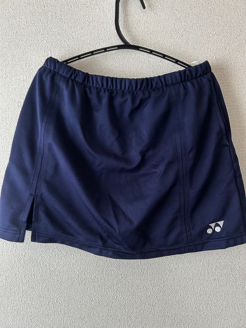 ヨネックス 水色Tシャツ ネイビースカート セット
