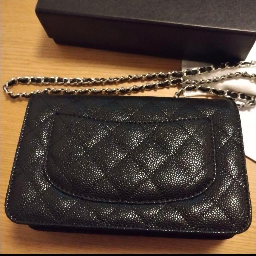 CHANEL ブラック チェーンウォレット　シルバーショルダーバッグ　シャネル