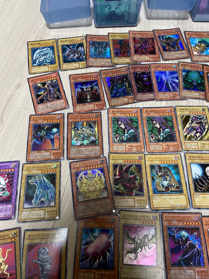 た*き様 遊戯王 まとめ売り 2000枚以上 初期カード多数あり 引退品 コレク