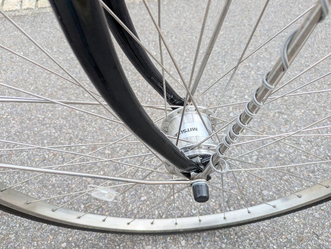 シティタイプ27インチ自転車ベルト式オートライト付ブラック美品、取説、カギ2本付