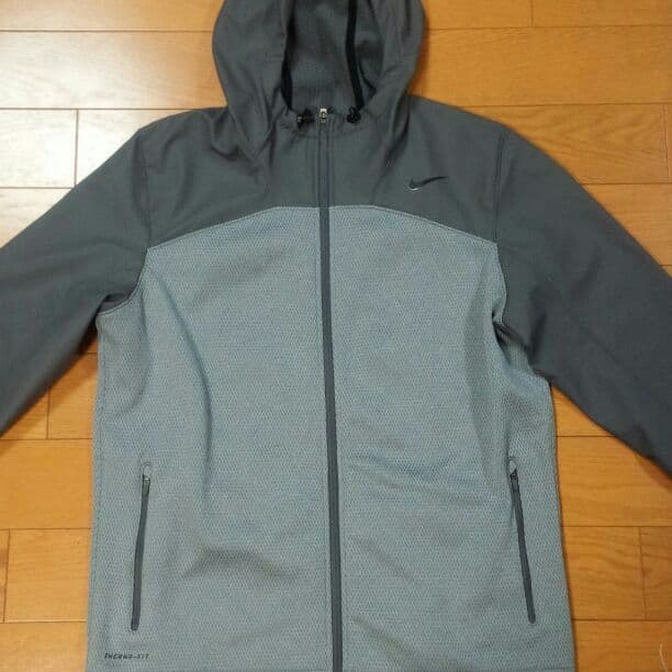 美品 ナイキパーカー