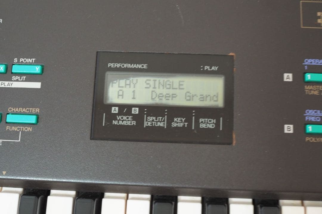 YAMAHA DX21 シンセサイザー