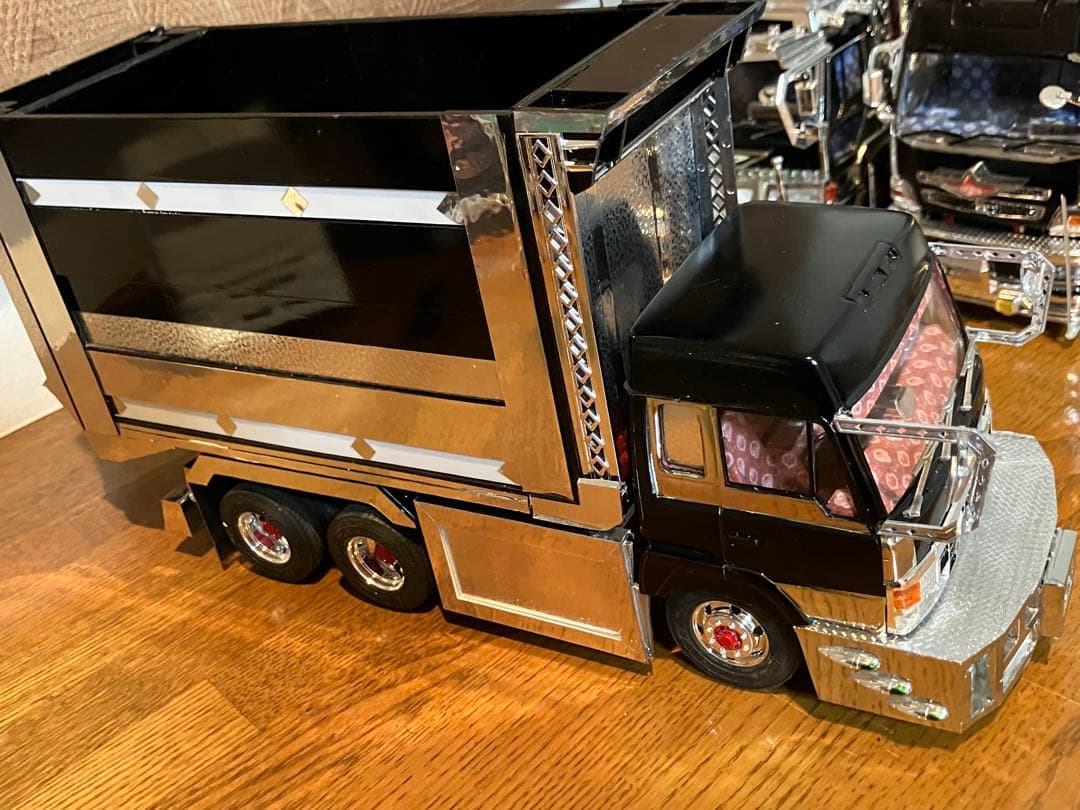 デコトラ、日野スパードルフィン、デカ箱ダンプ、完成品1／32、大型、