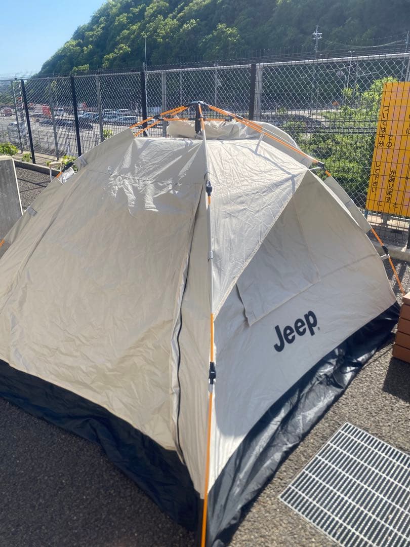 ワンタッチテント　大きい屋根シート付き