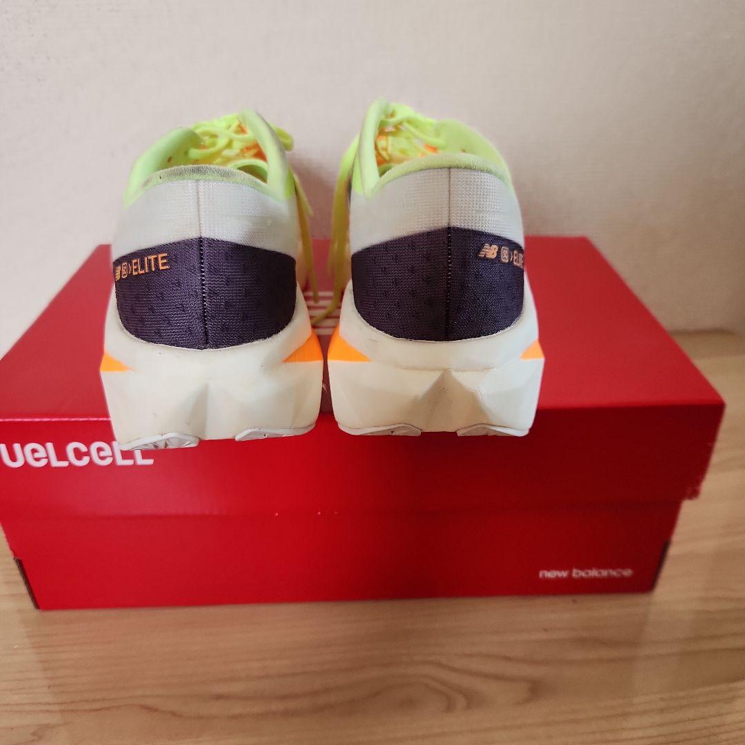 ニューバランス　 フューエルセルSCエリートV4