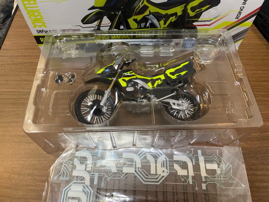 中身確認　S.H.Figuarts 仮面ライダーゼロワン　ライズホッパー