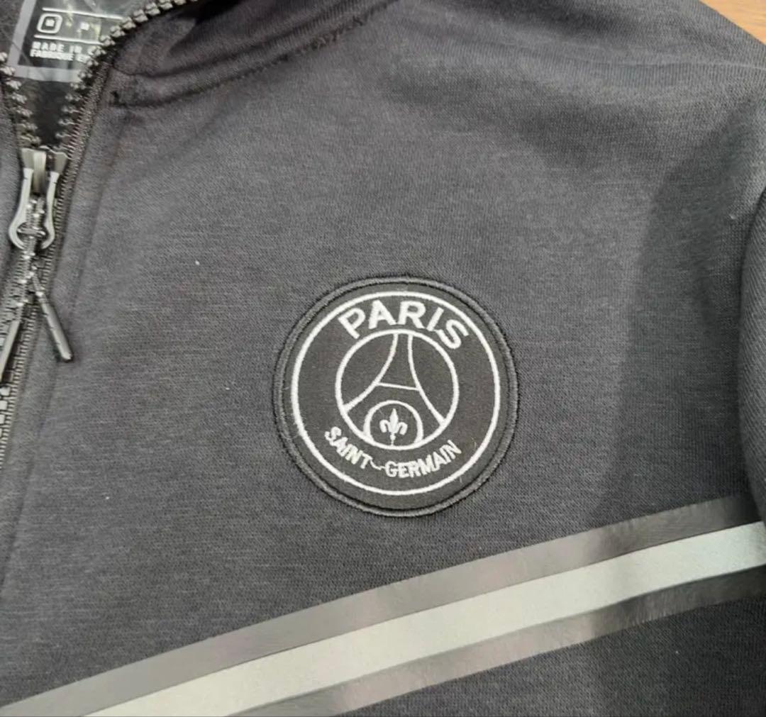ナイキ PARIS SAINT GERMAN コラボモデル テック フリース