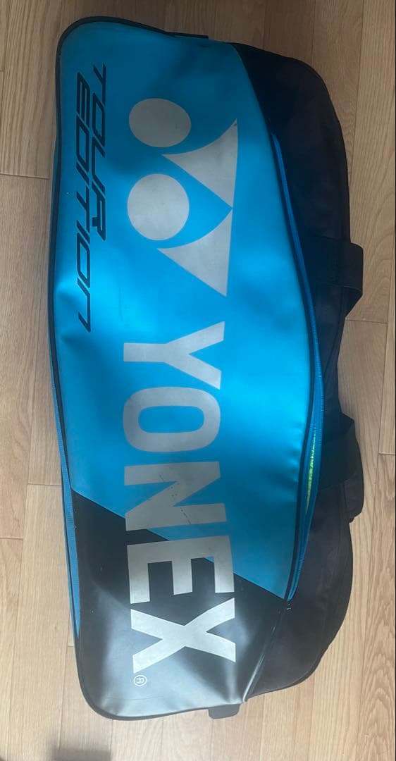 YONEX バドミントンラケット2本とアクセサリー