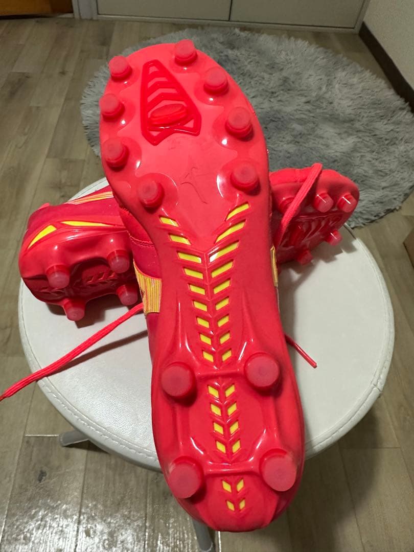 モレリアネオ4 ミズノ　スパイク　限定品