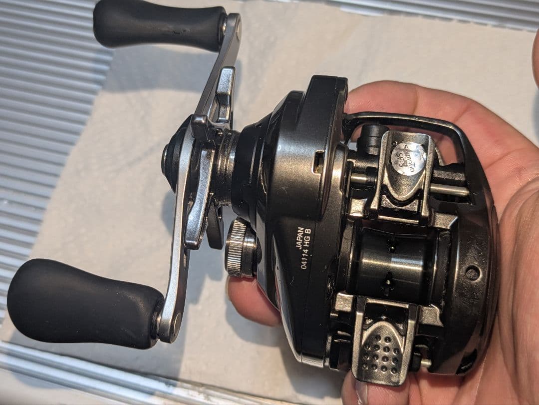 シマノ SHIMANO 20メタニウム HG 右ハンドル　本体のみ