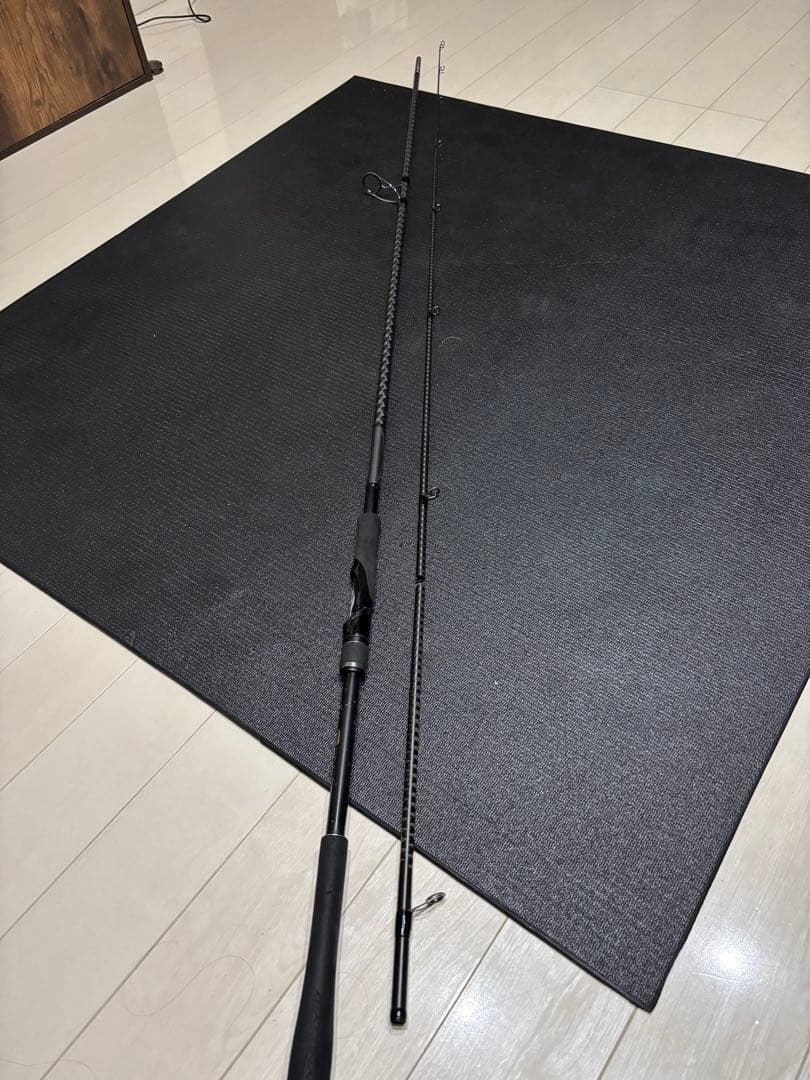 18ディアルーナS106MH ジャンク バット側は正常、竿先側は折れています。