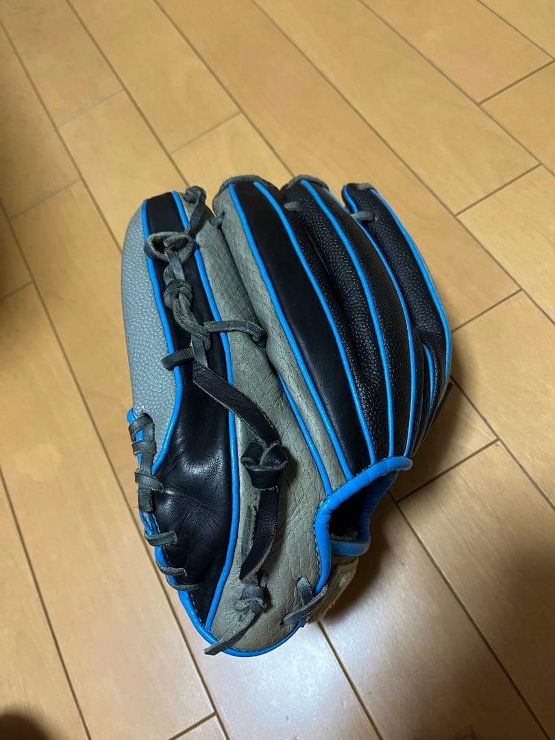 ウィルソン　ワナビーヒーロー軟式グローブ
