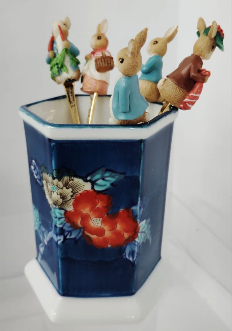 珍品！ピーターラビット・フィギュア付オリジナルスプーン金仕上げ５本セット未使用品