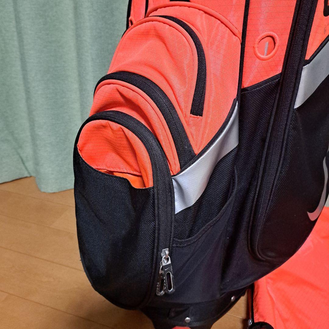Nike キャディバッグ人気の14分割。フード付き。本体、フード共に美品。