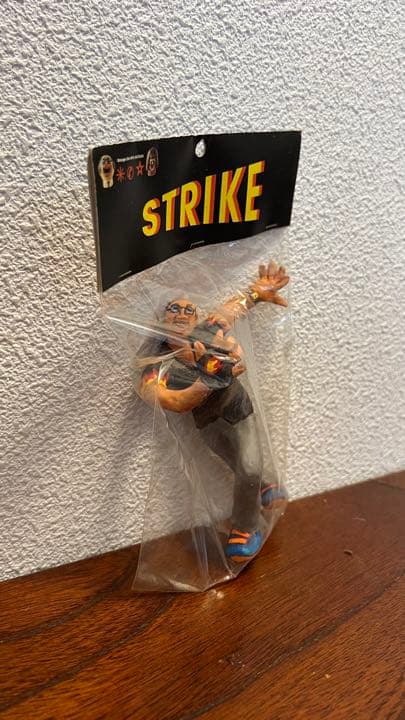 デハラユキノリ STRIKE サトシ君とその彼女(?)とピンのフィギュア