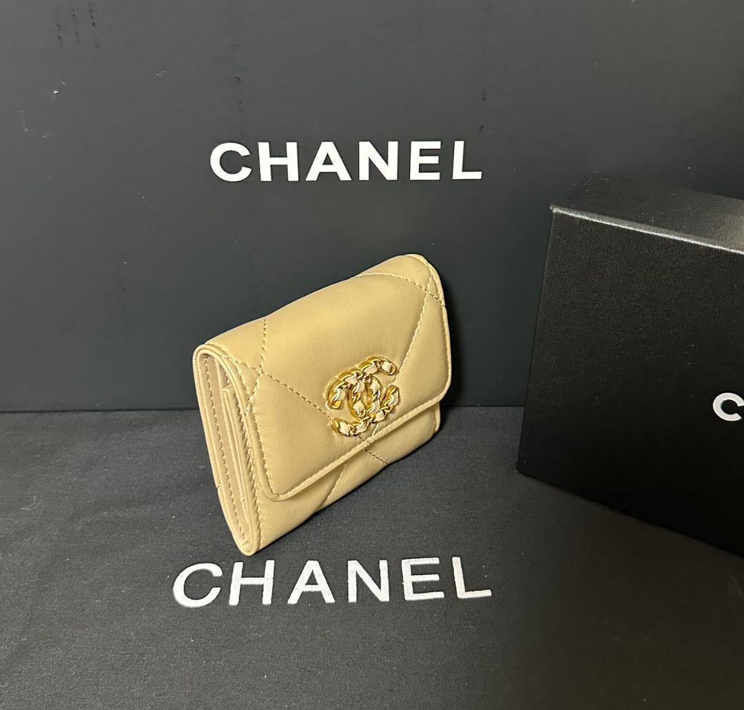CHANEL ラムスキンレザーコンパクトウォレット財布ベージュ新品