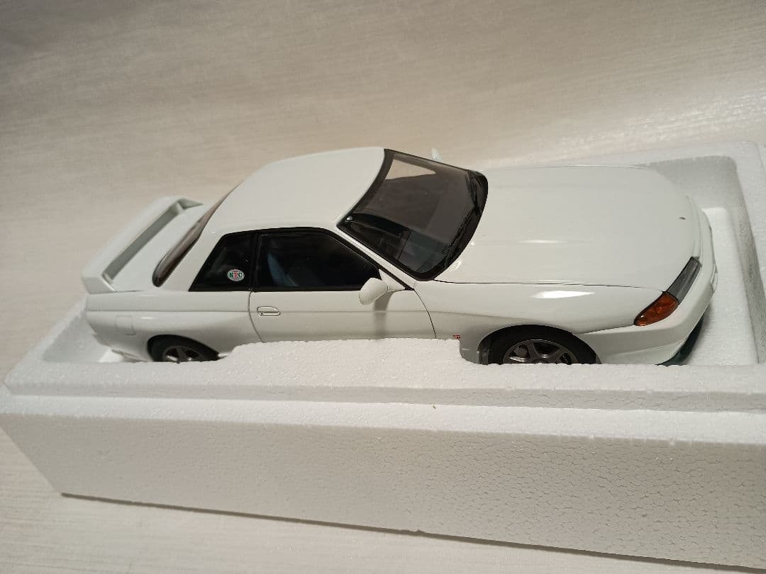 オートアート1/18 スカイラインGT-R N1 ニスモ　OPパーツVer