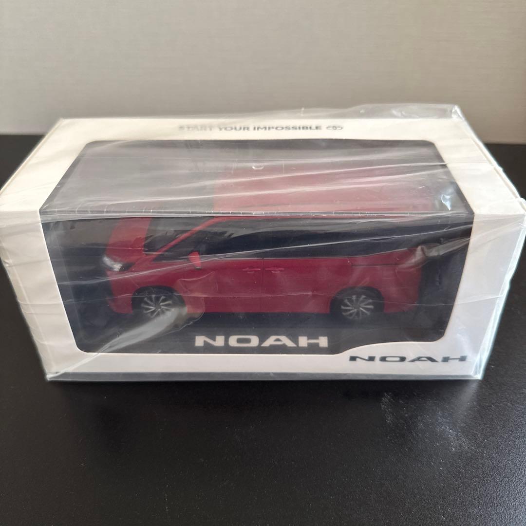 NOAH 赤 ミニカー
