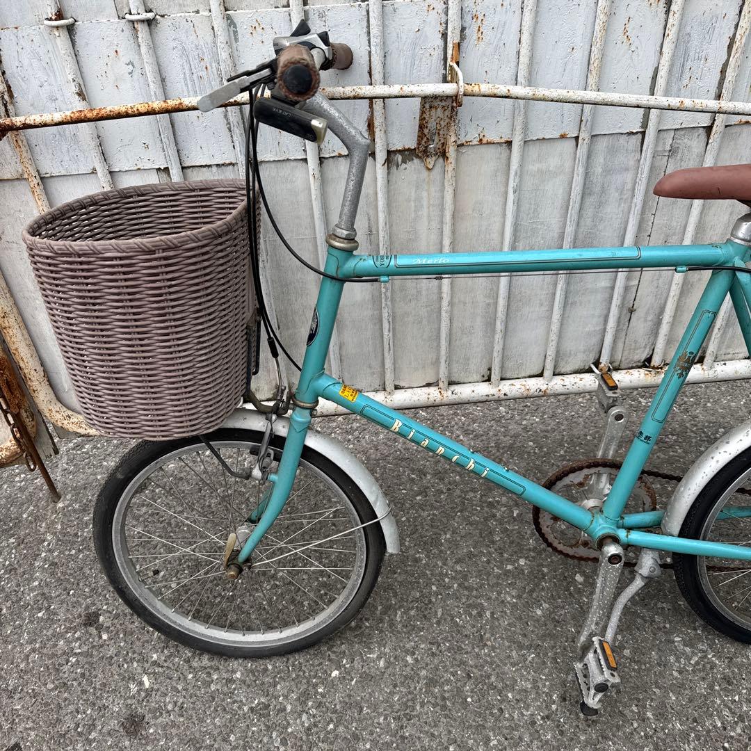 ビアンキ青緑色 シティバイク 前カゴ付き